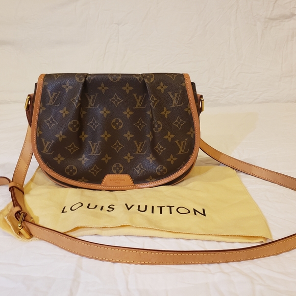 Authentic Louis Vuitton Sologne - Picture 1 of 16